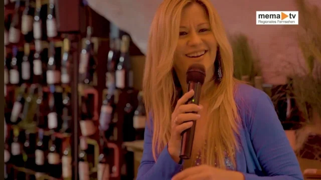 💖 Ihr Lieben,
was für ein wunderschöner Abend beim Honky Tonk Music Festival in Bruck an der Mur am Samstag 💃🎶!
Wir sind immer noch ganz erfüllt von der tollen Stimmung und den lieben Begegnungen 🫂💕.
Hier findet ihr eine großartige Reportage von Mema TV – schaut unbedingt rein!
🤓📺👇
https://youtu.be/anjoKKE9ZjU?si=_hKdS-89Bw9eqVuz

Wir wünschen euch eine tolle Woche 💖☀️🫶
.
Bruckmur.at