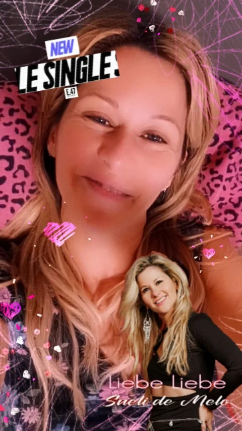 Morgen in At 🇦🇹 kommt meine neue Single "Liebe Liebe" heraus 🥳🥳. Bitte lass eure like, teilen u co. Jedes wort das vom Herzen kommt ist wilkommen 🤗. Ich wünsche euch frohe gesegnete Ostern liebe  Freunde 🤗🙏💖
Amanhã na Europa, hoje já as 19h no Brasil 🇧🇷💃 será lançado meu novo Single "Liebe Liebe", "Schlager music" - musica típica da língua alemã. Por favor, curtam e compartilhem 🤗💃💖. Espero que gostem e lhes desejo uma Páscoa muito abençoada 🙏💃💖
.
#singerandsongwriter #cantantelatina #godfirst #ilovemyjob #cantorabrasileiranaeuropa