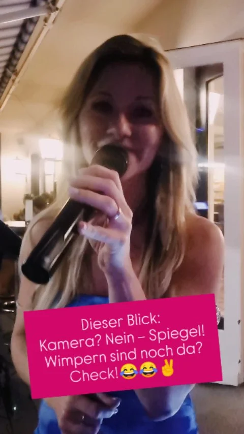 That's one good reason why I love my job 😂🙈😍💃💪 #ich liebe es 😂 wo der wille auch ein Weg 😅🥰

#cantantelatina #singerandsongwriter 
#SchminkCheck #KameraOderSpiegel #onewomanshow
